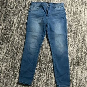 Guess jeans Size 32 these are called 1981 leggings!